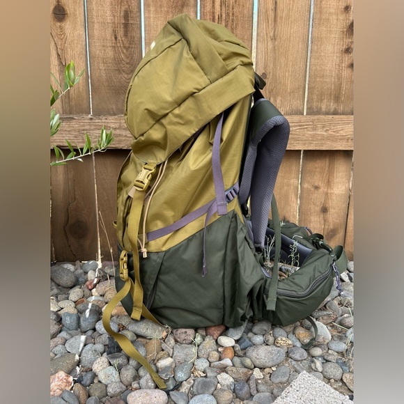 REI Co-op Women's Backpack in Olive and Purple - Picture 3 of 5